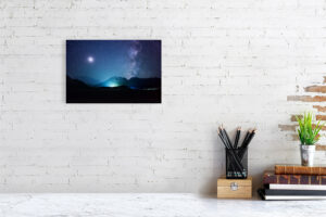 outside the moment - 30cm x 20cm